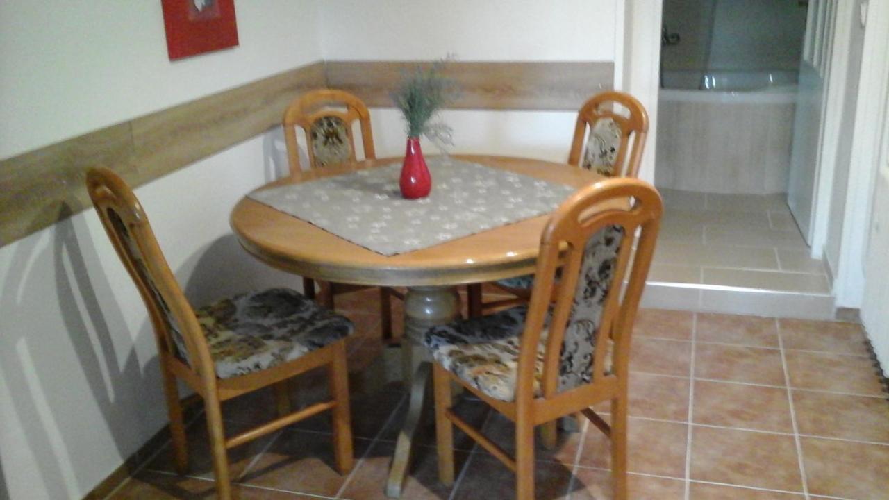 Apartman Marcela Libouchec エクステリア 写真