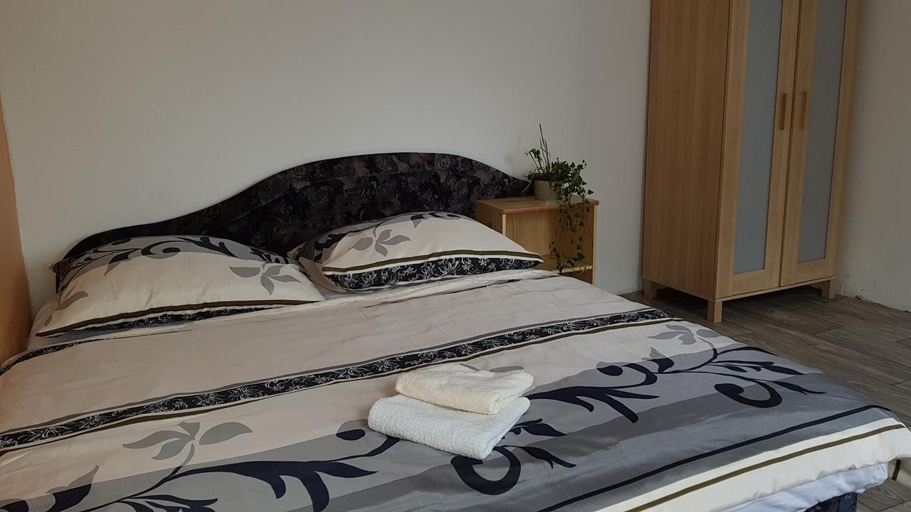 Apartman Marcela Libouchec エクステリア 写真